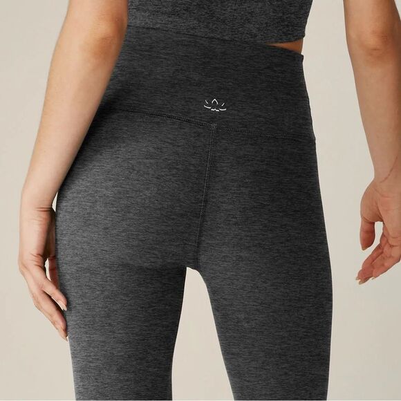 Beyond Yoga small charcoal leggings pants work out - Picture 1 of 3